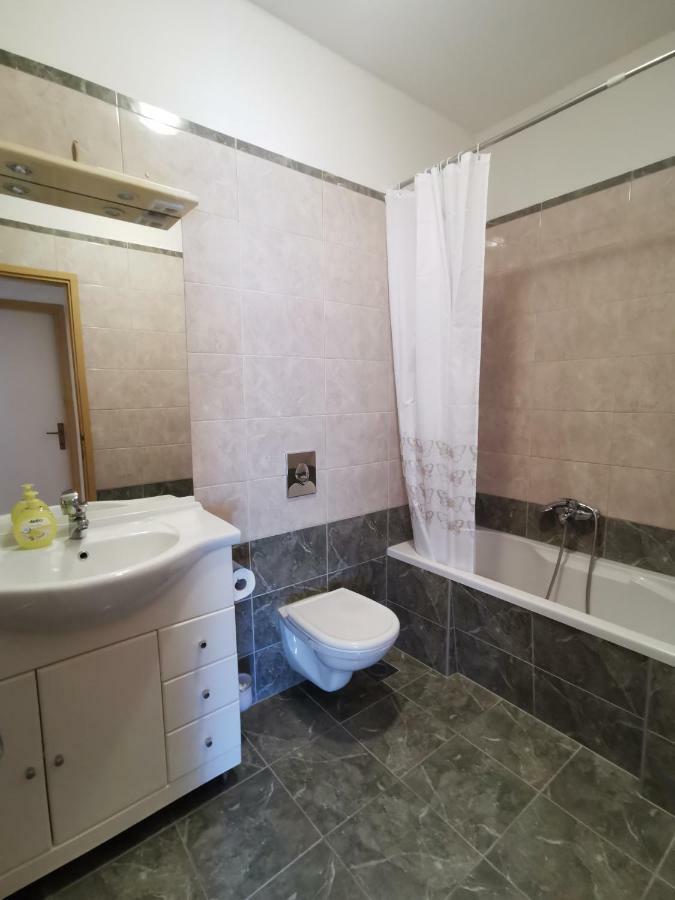 Big And Spacious Apartment In The Heart Of Omiš Dış mekan fotoğraf